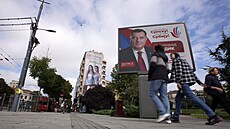Pedvolební billboard s bosenskosrbským vdcem Miloradem Dodikem v srbském...