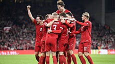 Hráči Dánska slaví gól proti Francii.