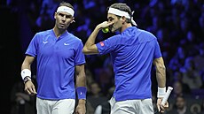 Roger Federer (vpravo) a Rafael Nadal v duelu s párem Jack Sock, Frances Tiafoe. | na serveru Lidovky.cz | aktuální zprávy