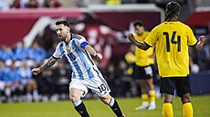 Argeninec Lionel Messi se raduje z gólu v zápase s Jamajkou.