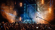 Zábr z koncertu Pokáe ve vyprodané O2 aren (24. záí 2022)