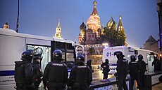 Ruská policie v Moskv zasahovala proti protestujícím proti vyhláené ástené...