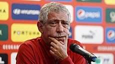 Fernando Santos, trenér portugalských fotbalistů, na tiskové konferenci v Praze...
