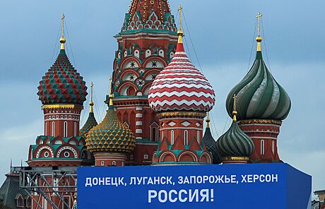 Rudé námstí v Moskv je pichystané k oslavám anexe ukrajinských území. (30....