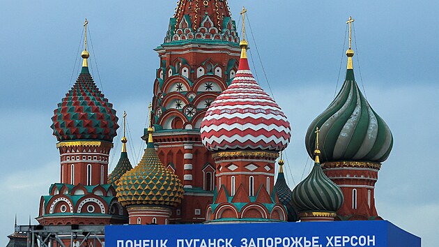 Rudé náměstí v Moskvě je přichystané k oslavám anexe ukrajinských území. (30. září 2022)