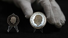 Dvě nové mince s oficiálním portrétem krále Karla III. | na serveru Lidovky.cz | aktuální zprávy