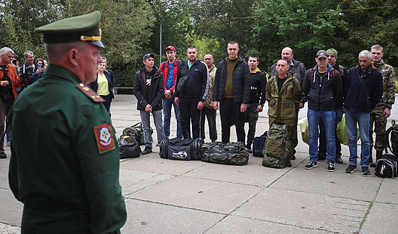 Volgogradská oblast. Odjezd rezervist bhem ástené mobilizace v Rusku (28....