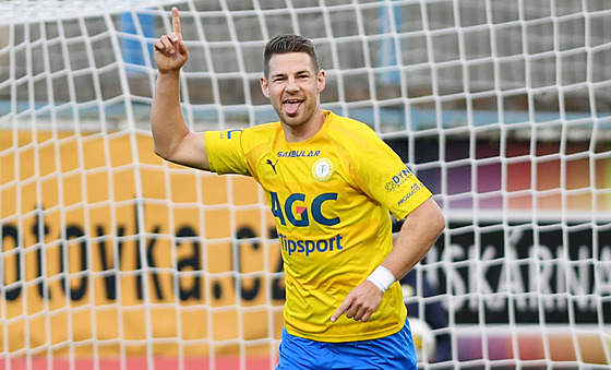 Teplický útočník Filip Žák se raduje ze vstřeleného gólu.