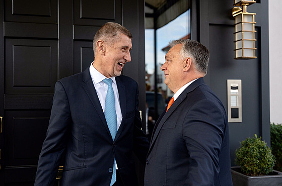Andrej Babi pivítal Viktora Orbána v Prhonicích u Prahy. (6. íjna 2022)