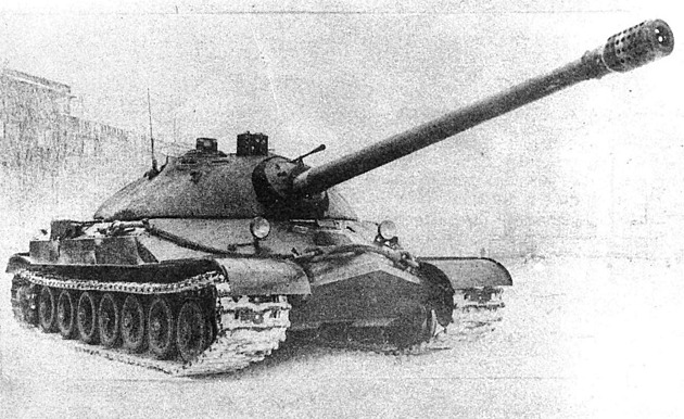 Poslední sovětský těžký tank dostal při postřelovacích testech psí osádku