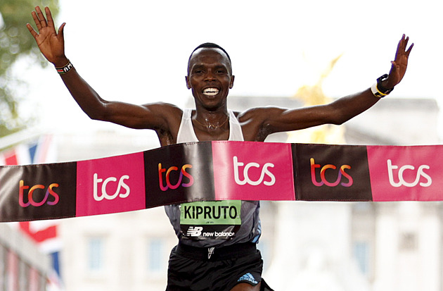 Londýnský maraton vyhráli Keňan Kipruto a Etiopanka Yehualawová