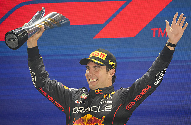 Velkou cenu Singapuru F1 vyhrál Pérez, korunovace Verstappena se odkládá