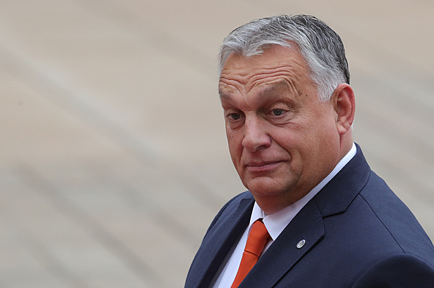 STALO SE DNES: Muž vyhrožoval v nemocnici zbraní. Orbán pobouřil šálou