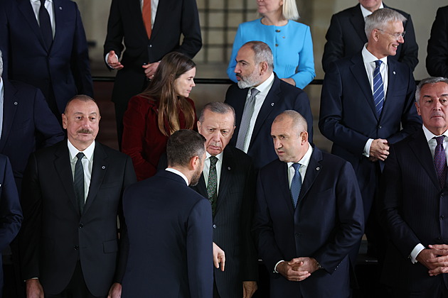 Mimořádné setkání. Erdogan v Praze jednal s lídry Arménie a Ázerbájdžánu