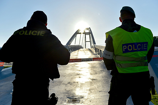 Skončily kontroly na slovenské hranici. Na místě zůstanou posílené hlídky