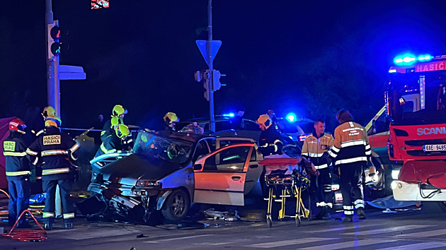 Tragická srážka na Černokostelecké. Na místě zasahoval i vrtulník