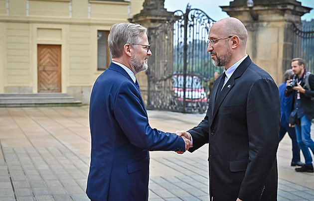 Česká vláda pojede do Kyjeva na jednání s ukrajinským kabinetem