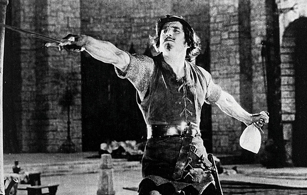 Douglas Fairbanks se vrací jako Robin Hood. Stoletý, němý, nesmrtelný