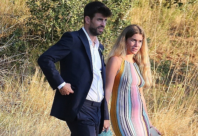 Piqué randí se studentkou. Situace ubližuje hlavně našim synům, říká Shakira