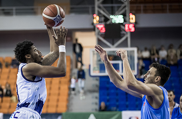 Basketbalisté vedoucího Brna vyhráli i v Ostravě, Pardubice nestačily na USK