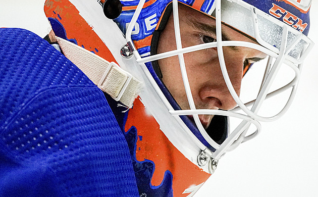 Škarek podepsal v NHL novou smlouvu, zůstává hráčem Islanders