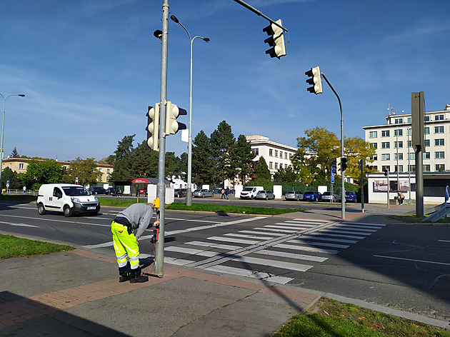 <p>V ulici Novodvorská od rána nefungují semafory. Není poprvé. </p>