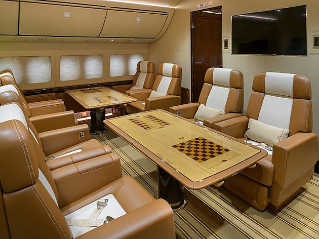 Interiér jednoho z exemplářů VIP letounů Boeing 747-8 BBJ (Boeing Business...