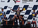 Pedasn ukonenou Velkou cenu Thajska ve tíd Moto2 ovládl Tony Arbolino,...