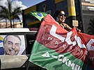 Fanynka levicového lídra a kandidáta na brazilského prezidenta Luize Inácia...