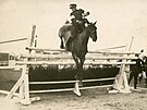 Rok 1924 a Rudolf Popler na koni Camarad.