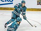 Timo Meier v dresu San Jose Sharks v zápase NHL v praské O2 aren.
