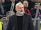Plzeský trenér Michal Bílek bhem utkání Ligy mistr na stadionu Bayernu...