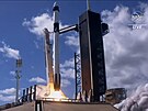 Start rakety Falcon 9 s lodí Crew Dragon pi misi Crew-5