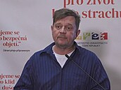 Herec Petr Čtvrtníček je jednou z tváří kampaně ministerstva zdravotnictví. (6....