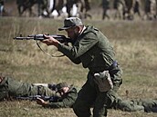 Rekruti ruské armády se úastní vojenského výcviku na stelnici v Krasnodarském...