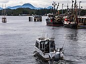 Rybářské čluny na Aljašce. (6. října 2022)