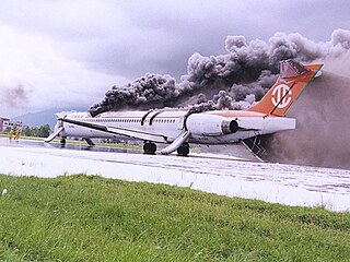 Zábr na dohoívající MD-90 s registrací B-17912