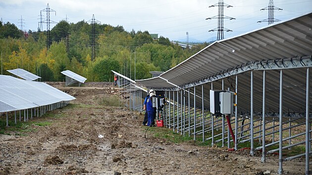 SUAS Group dokončuje první solární elektrárnu na místě bývalého hnědouhelného dolu a zaniklé vesnice Lipnice na Sokolovsku. (6. října 2022)