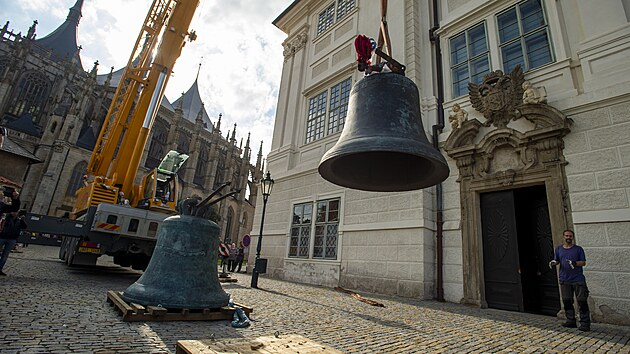 Na v bval jezuitsk koleje se tm po ron oprav vrtily zvony Michal a Ludvk. (7. jna 2022)