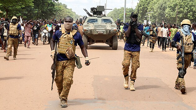 V Burkině Faso opět došlo k vojenskému převratu. (2. října 2022)