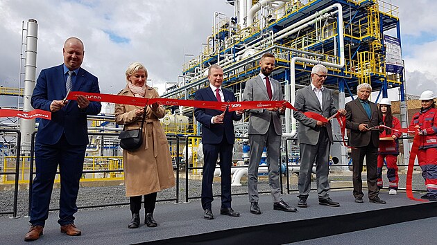 Slavnostní otevření Nové jednotky na výrobu produktu s názvem dicyklopentadien v areálu litvínovské chemičky.