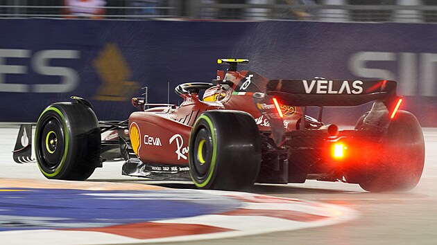 Carlos Sainz na trati Velk ceny Singapuru