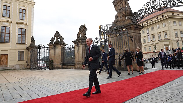 Pjezd sttnk na prvn jednn irho formtu evropskch zem. Nmeck...