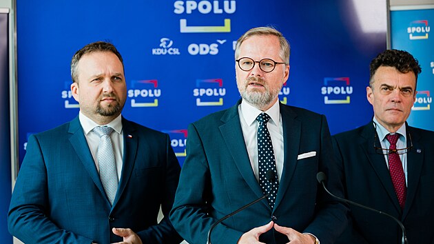 Koalice SPOLU (ODS, KDU-SL a TOP 09) pedstavila kandidty, kter podpo v prezidentsk volb. (4. jna 2022)