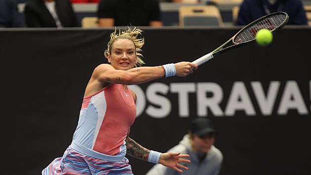 Tereza Martincov bhem osmifinle turnaje WTA v Ostrav proti Estonce Anett Kontaveitov.