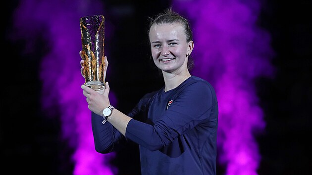 Barbora Krejkov s trofej pro vtzku turnaje v Ostrav.