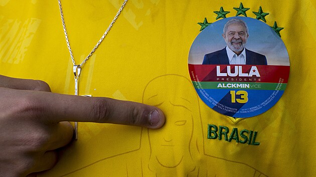 Příznivec exprezidenta Luize Inacia Luly da Silvy (2. října 2022)