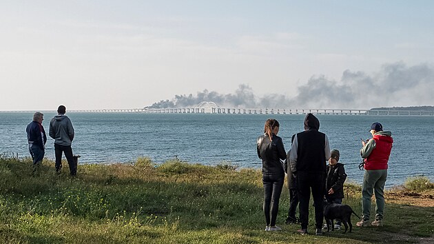 Pohled na hoc st Kerskho mostu na Krymu (8. jna 2022)