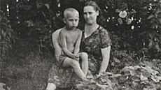Malý Vladimir Putin se svojí matkou na nedatovaném snímku
