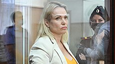 Ruská novinářka Marina Ovsjannikovová u soudu v Moskvě (11. srpna 2022) | na serveru Lidovky.cz | aktuální zprávy